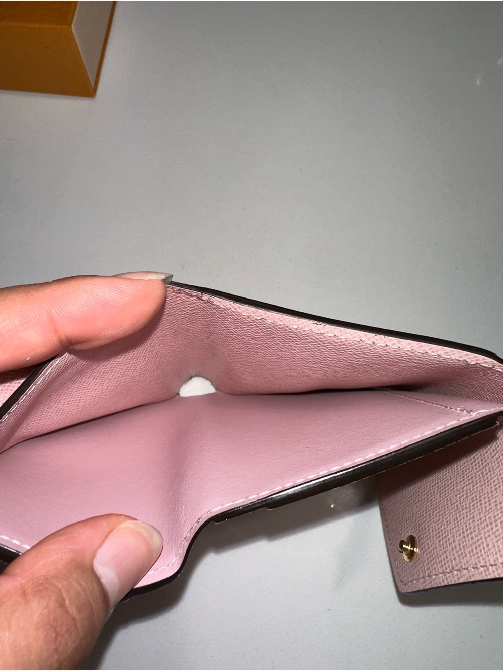 Louis Vuitton Zoé Wallet - Picture 12 of 16